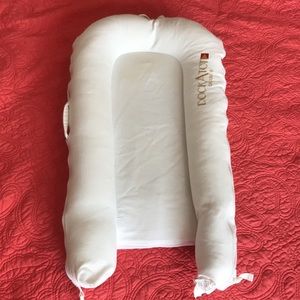 DockATotDeluxe +. Good used condition. White.